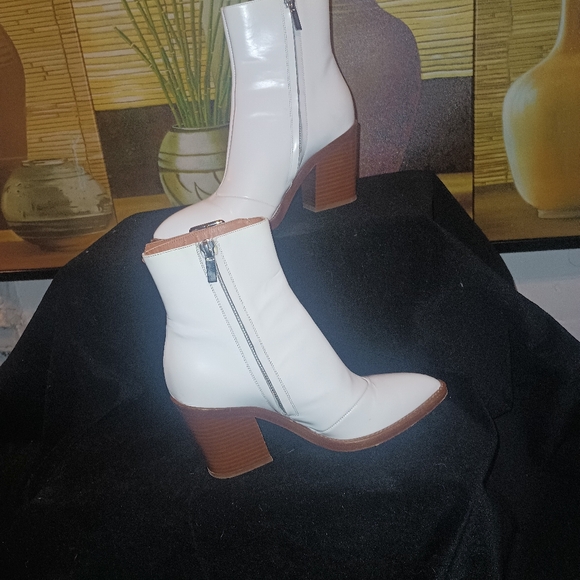 Ladies high heel ankle boots - Picture 9 of 12